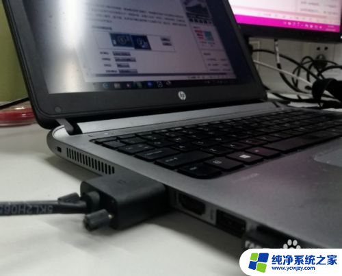 电脑的两台显示器可以直接相连吗?