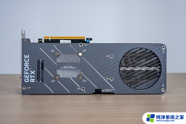帧率画质双飞跃：iGame RTX 5060 Advanced抢先开箱，性能体验一网打尽