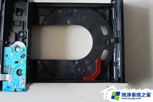 笔记本电脑光盘驱动器弹不出来？教你快速解决！